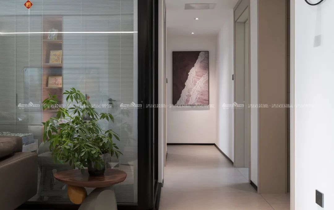 賞·析|140㎡現(xiàn)代簡(jiǎn)約，光影自由穿梭的家滿是松弛感！