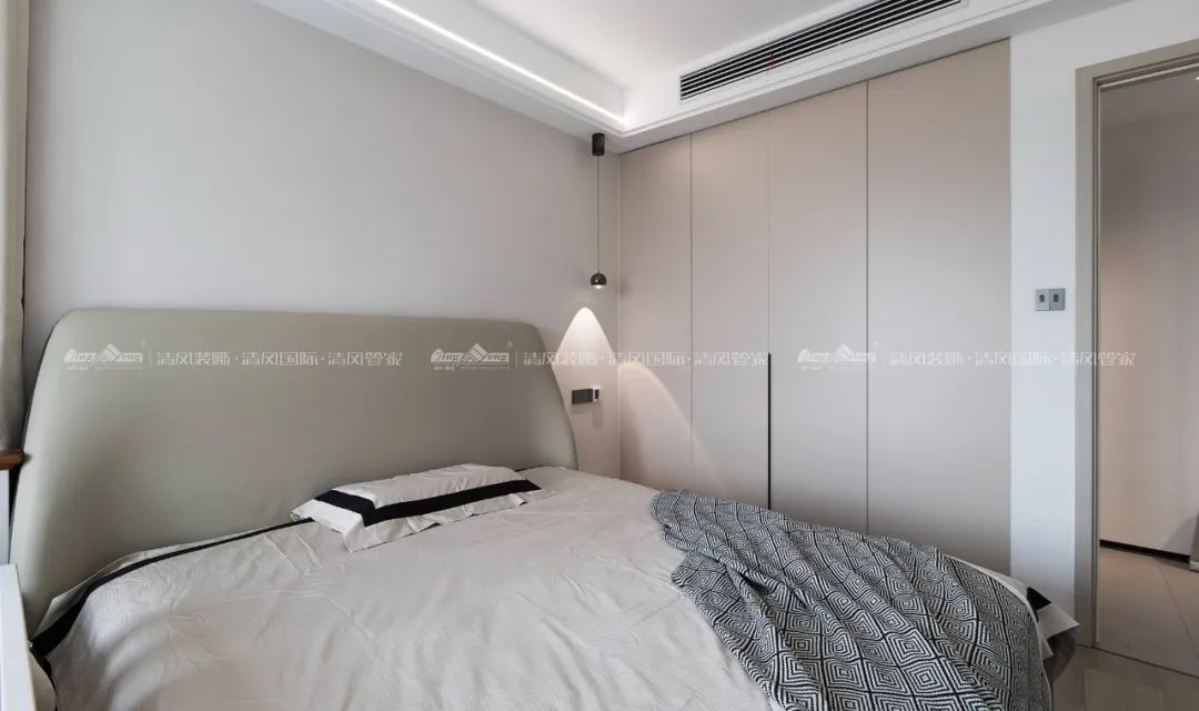 賞·析|140㎡現(xiàn)代簡(jiǎn)約，光影自由穿梭的家滿是松弛感！