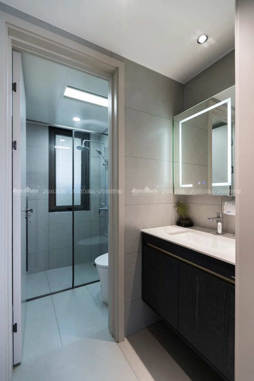 賞·析|140㎡現(xiàn)代簡(jiǎn)約，光影自由穿梭的家滿是松弛感！