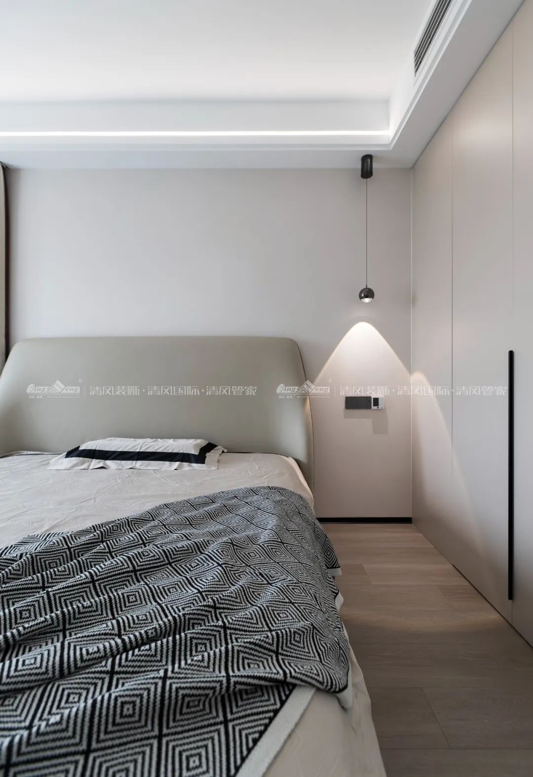 賞·析|140㎡現(xiàn)代簡(jiǎn)約，光影自由穿梭的家滿是松弛感！