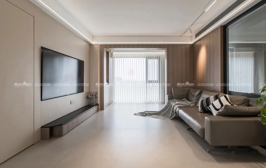賞·析|140㎡現(xiàn)代簡(jiǎn)約，光影自由穿梭的家滿是松弛感！