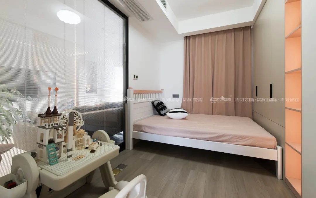 賞·析|140㎡現(xiàn)代簡(jiǎn)約，光影自由穿梭的家滿是松弛感！