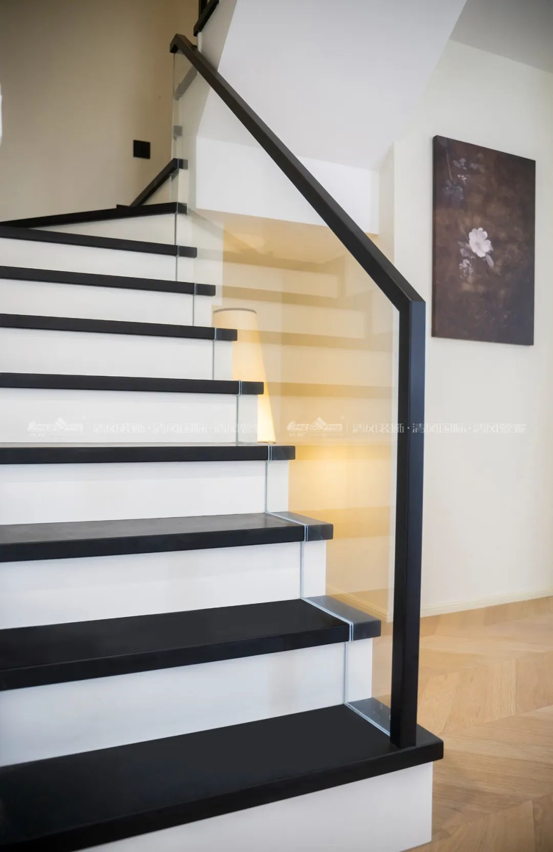 賞·析|300㎡輕法混搭風(fēng)，時(shí)尚溫馨感拉滿！