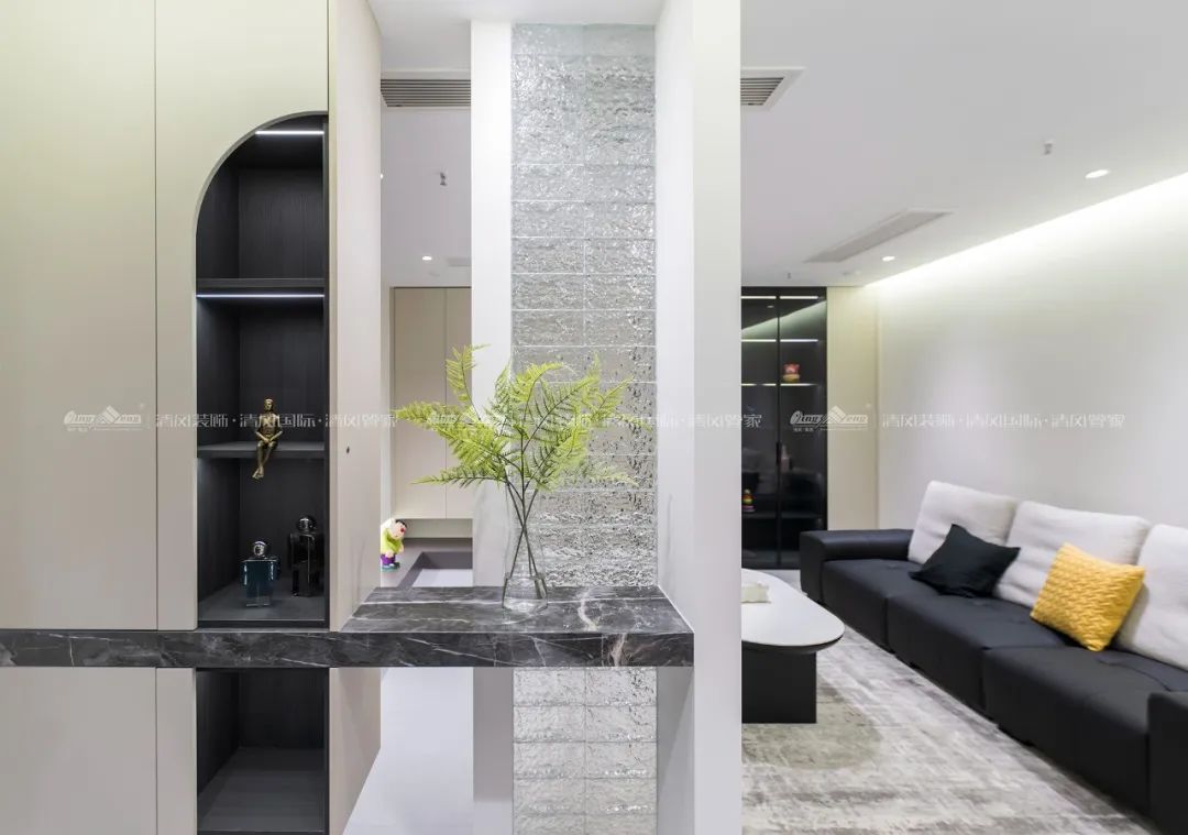 賞·析|300㎡輕法混搭風(fēng)，時(shí)尚溫馨感拉滿！