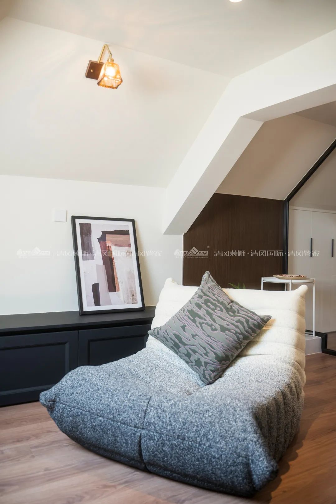 賞·析|300㎡輕法混搭風(fēng)，時(shí)尚溫馨感拉滿！