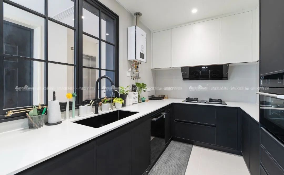 賞·析|300㎡輕法混搭風(fēng)，時(shí)尚溫馨感拉滿！