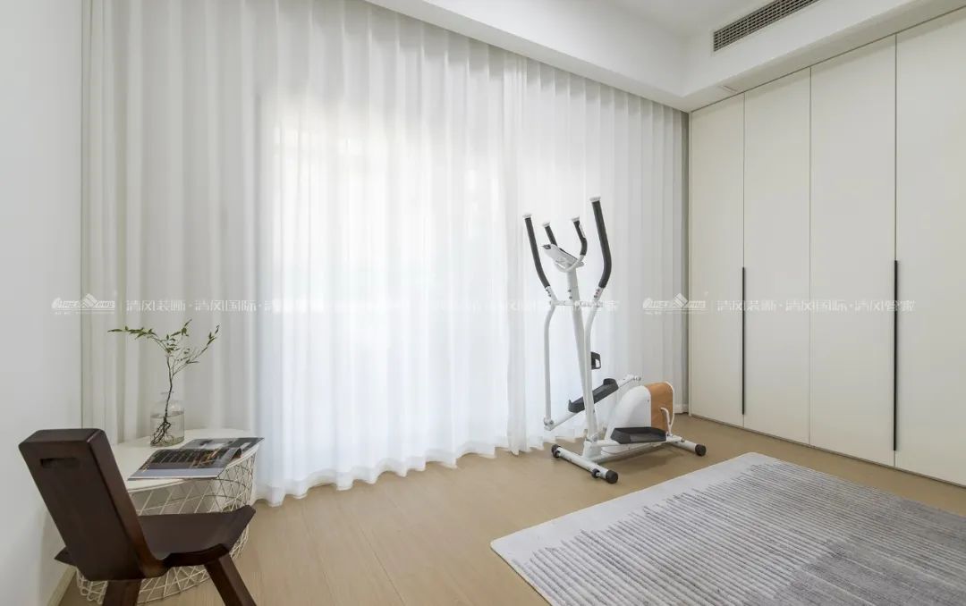 賞·析|300㎡輕法混搭風(fēng)，時(shí)尚溫馨感拉滿！