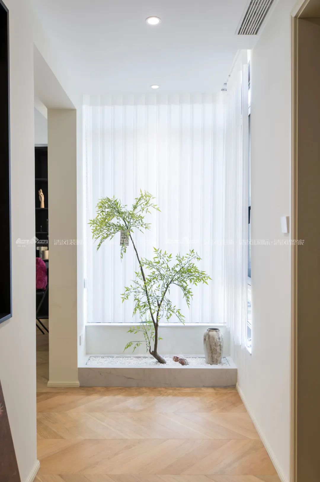 賞·析|300㎡輕法混搭風(fēng)，時(shí)尚溫馨感拉滿！