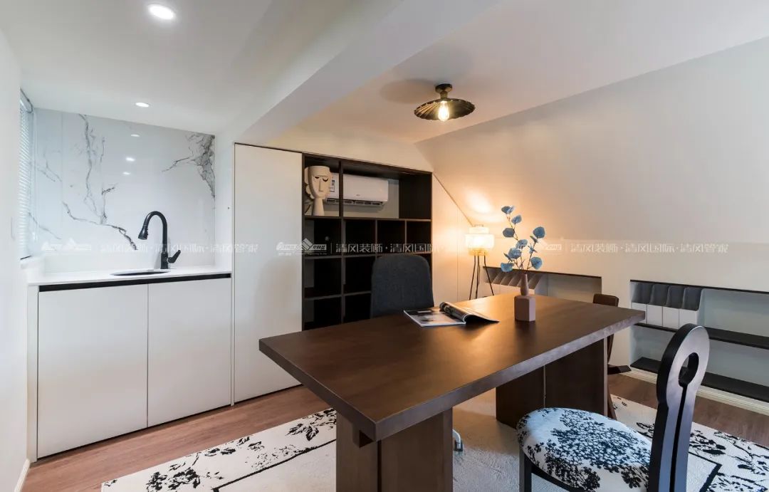 賞·析|300㎡輕法混搭風(fēng)，時(shí)尚溫馨感拉滿！