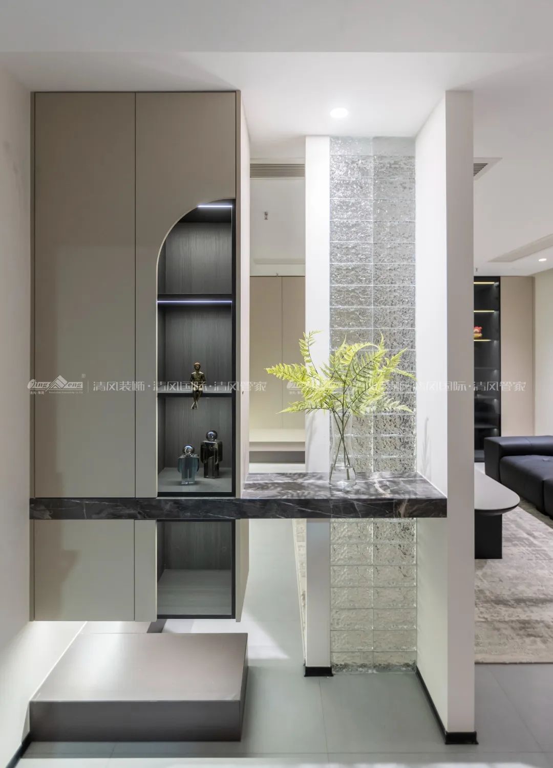 賞·析|300㎡輕法混搭風(fēng)，時(shí)尚溫馨感拉滿！