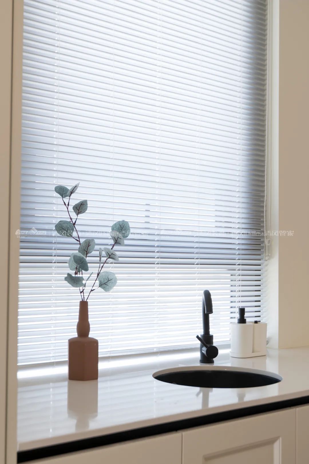 賞·析|300㎡輕法混搭風(fēng)，時(shí)尚溫馨感拉滿！