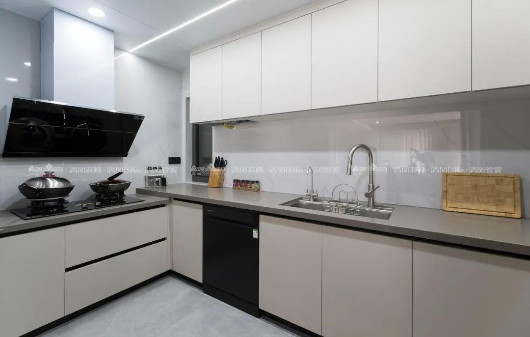 賞·析|180㎡現代簡約，探索家的生活軌跡