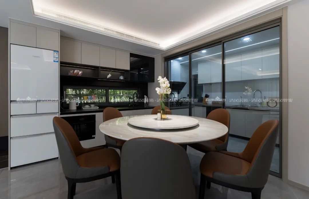 賞·析|180㎡現代簡約，探索家的生活軌跡