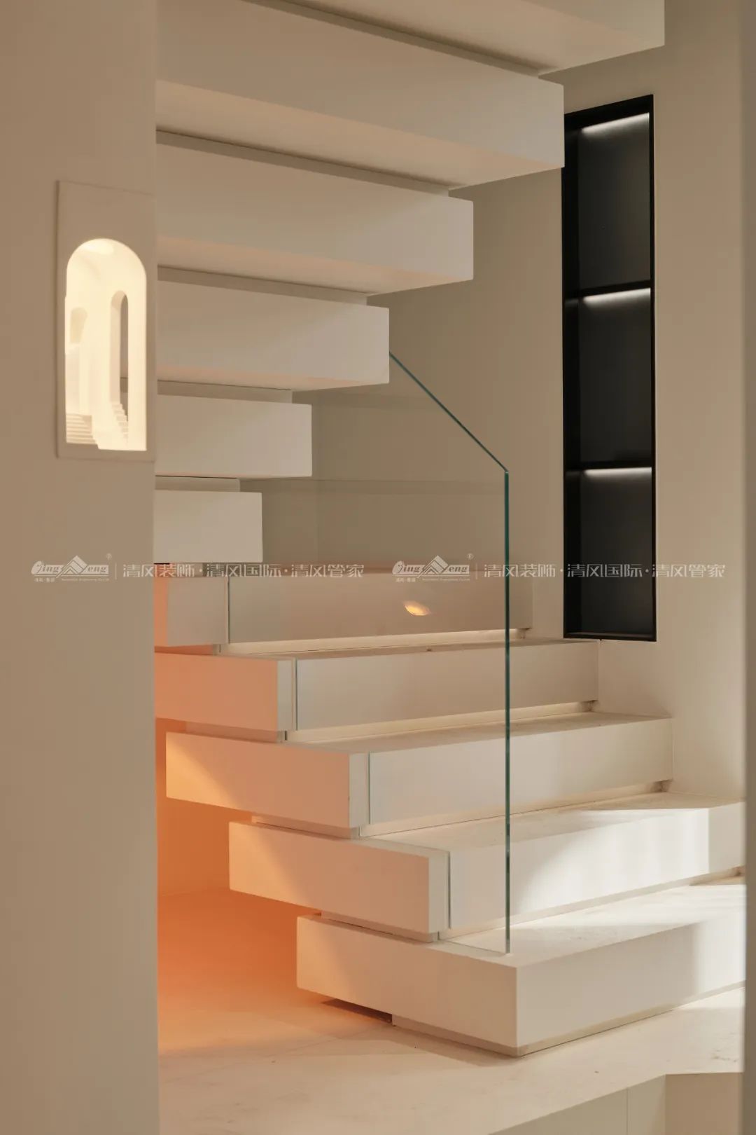 賞·析|289㎡現(xiàn)代極簡別墅，生活與藝術(shù)的碰撞