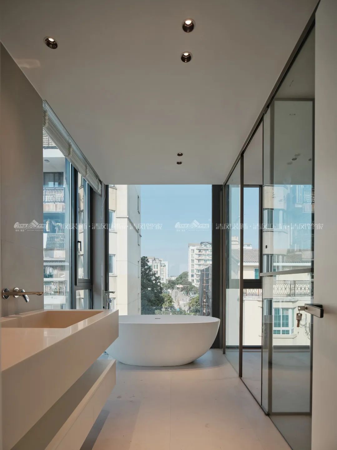 賞·析|289㎡現(xiàn)代極簡別墅,生活與藝術(shù)的碰撞 賞·析|289㎡現(xiàn)代極簡別墅,生活與藝術(shù)的碰撞