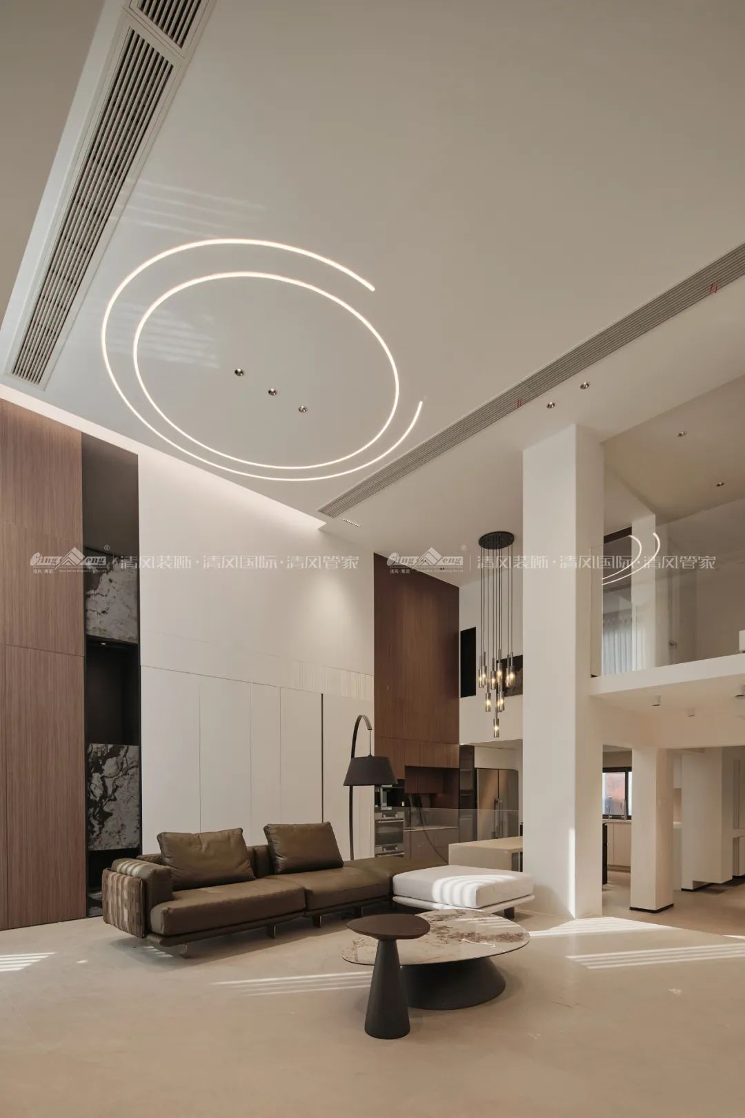 賞·析|289㎡現(xiàn)代極簡別墅，生活與藝術(shù)的碰撞